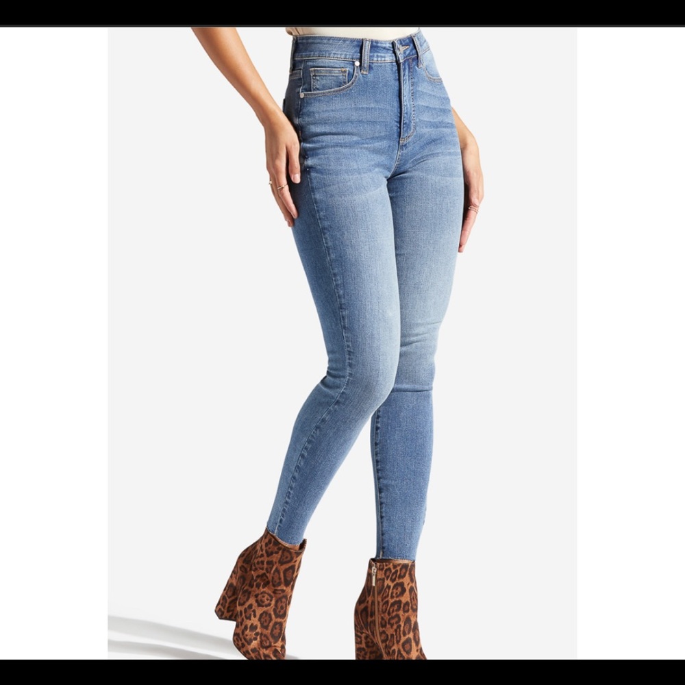 Highwaist Tummy Tamer Med Raw Hem, size 28